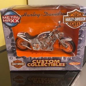 Harley Davidson Metal Maxx Custom Collectible FXSTDI Softail Deuce